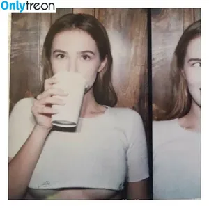 Zoey Deutch / zoeydeutch nude photo #0278