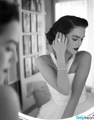 Zoey Deutch / zoeydeutch nude photo #0364