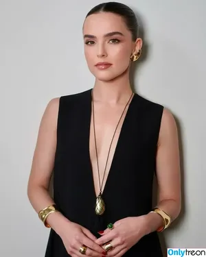 Zoey Deutch / zoeydeutch nude photo #0403