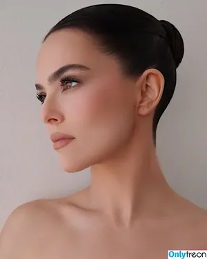 Zoey Deutch / zoeydeutch nude photo #0407