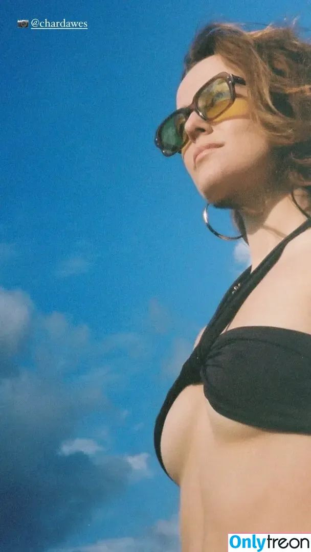 Zoey Deutch nude photo #0271 (zoeydeutch)