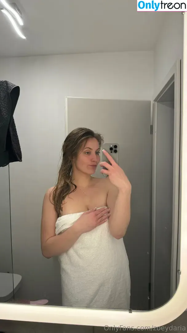 zoeydaria nude photo #0062 (sweetjulia03 / zoeeyybae)
