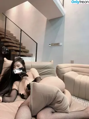 zuo_gongzi / ZuoGongzi nude photo #0008