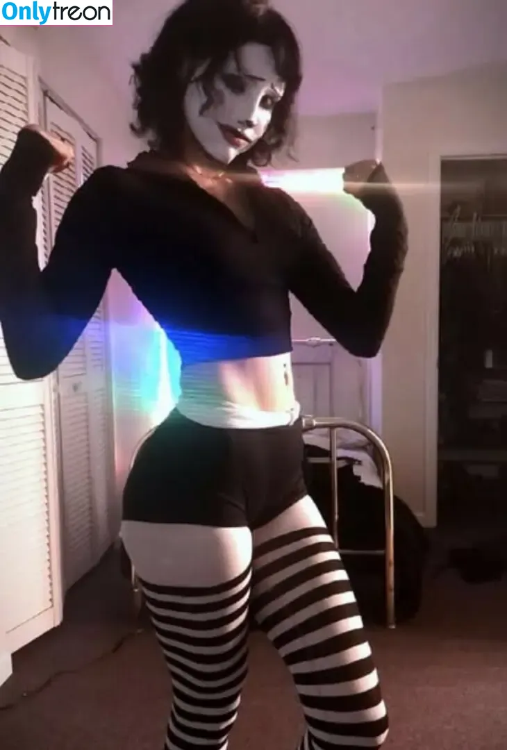 Zz.eazoning nude photo #0001 (zzeazoning)