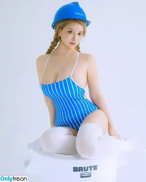 ZziZzi / zizzi_j / zzi_zzi._ / 찌찌 nude photo #0217