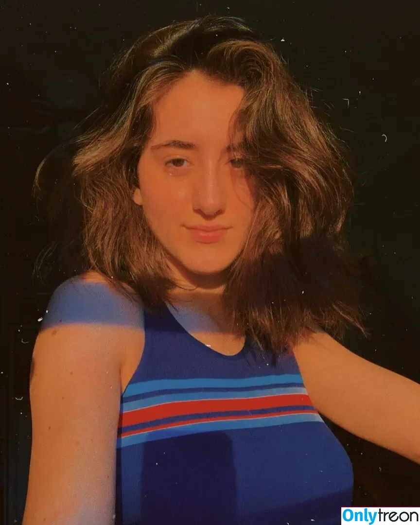 143joannagc nude photo #0137 (Joanna Crauswell)