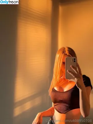 18y.o_anna / annaomusic nude photo #0006