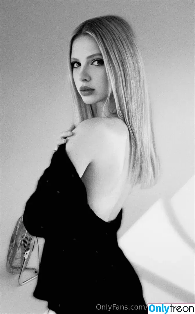 18y.o_anna nude photo #0008 (annaomusic)