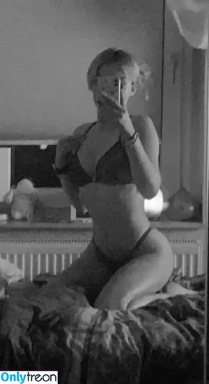  nude photo #0007