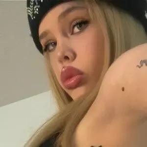 444laflamee / laflamemami / lipsticksnlattess фото голая #0006