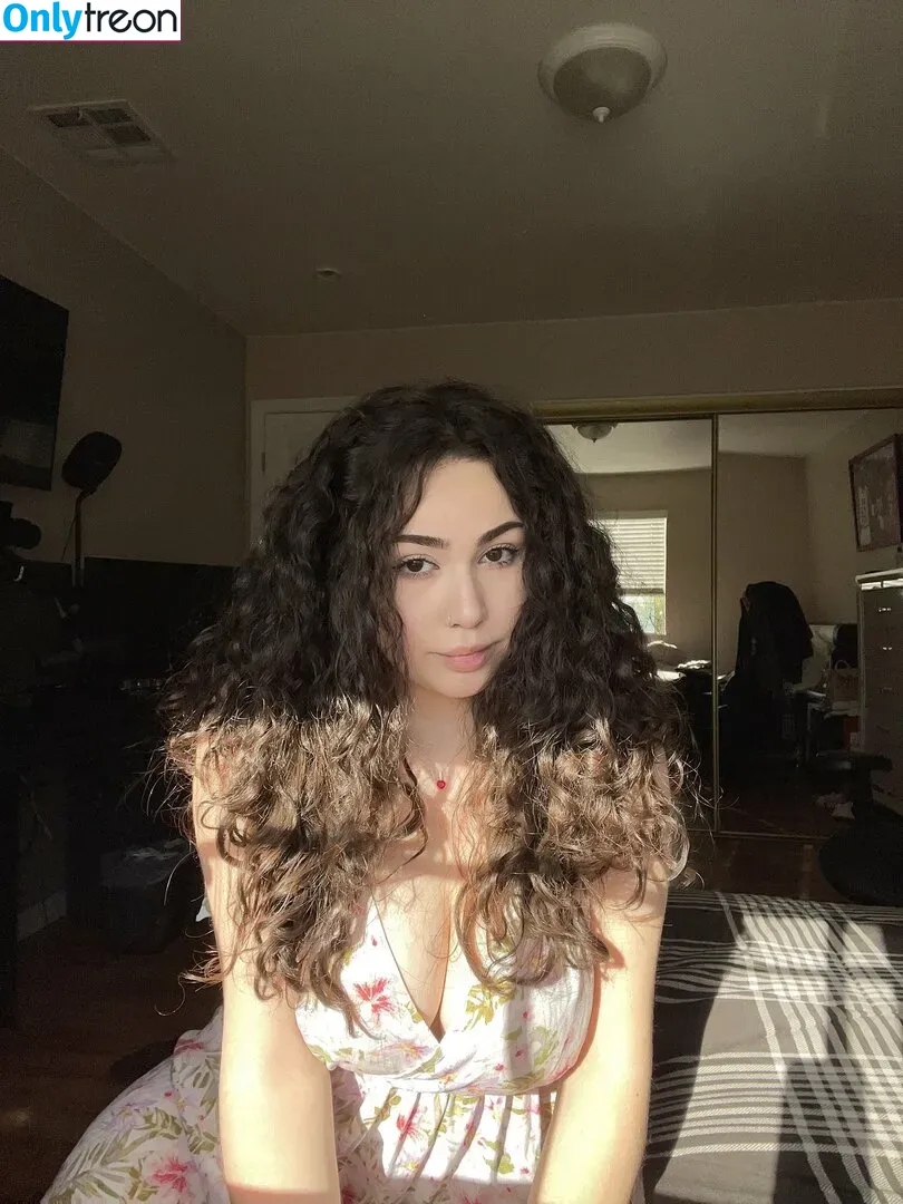 777kittykay nude photo #0006 (runawaymermaid / theemisskittykay)