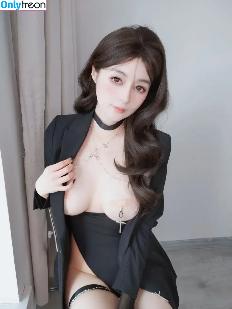 baiyin811 nude photo #1310 (81silver811 / baiyin81 / silver81_ / silver881 / 白银81)