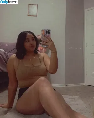 98.mitzyy / Mitzyy98 nude photo #0007
