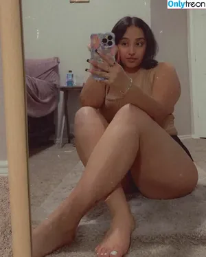 98.mitzyy / Mitzyy98 nude photo #0008