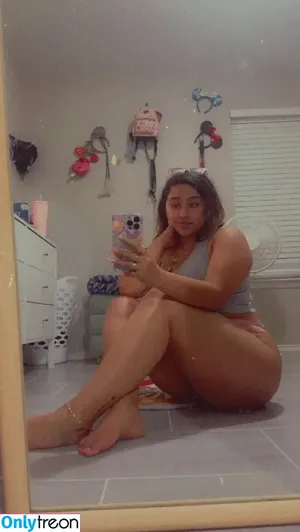 98.mitzyy / Mitzyy98 nude photo #0041