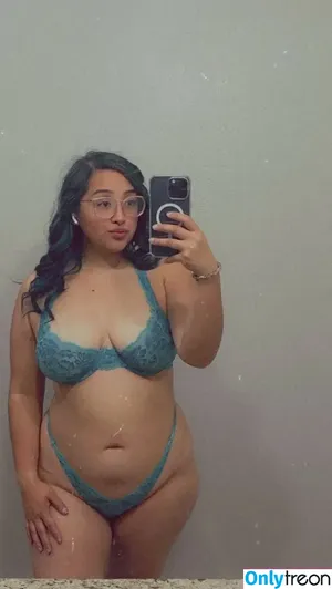 98.mitzyy / Mitzyy98 nude photo #0049