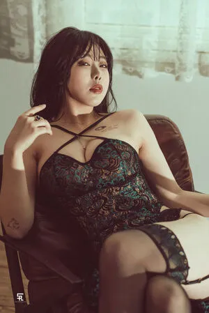 2lyn_98 / lynie nude photo #0024