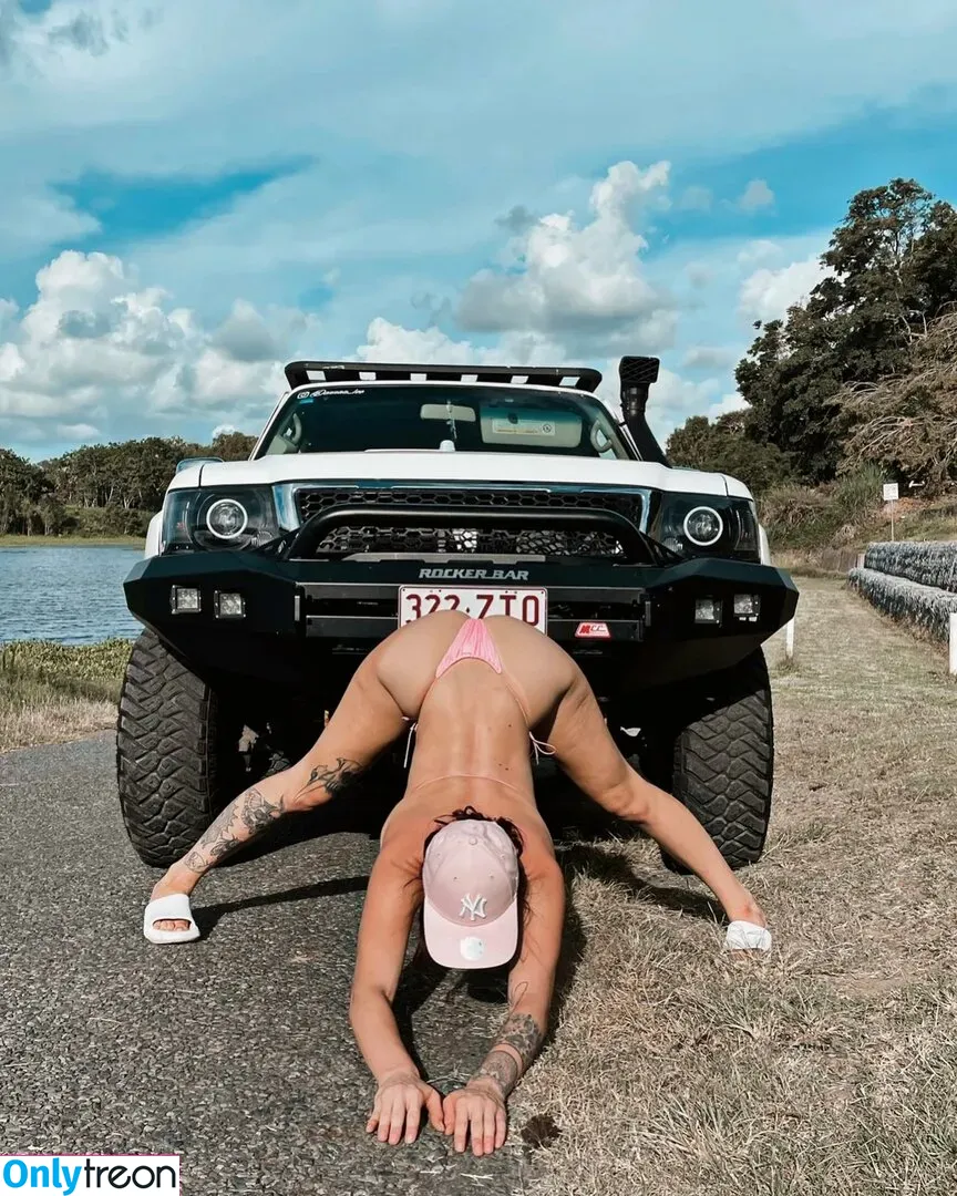 4x4froad nude photo #0039 (Annelisehope19 / TrucK & Car Girls / doubledoffroad / yogirlcassjax)