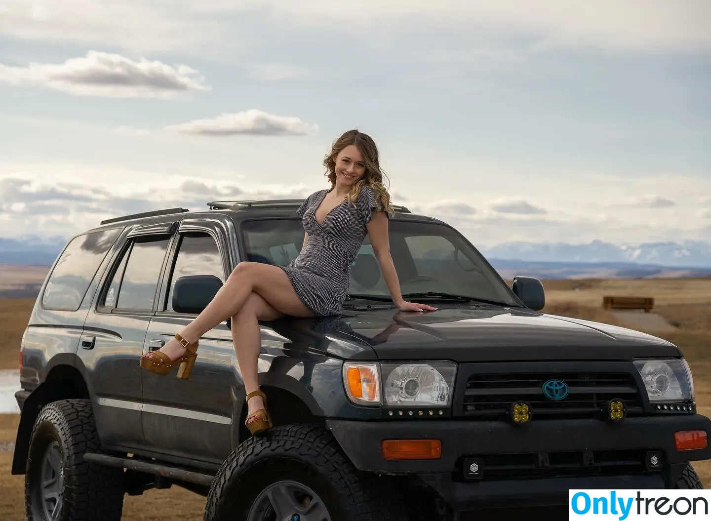 4x4froad nude photo #0056 (Annelisehope19 / TrucK & Car Girls / doubledoffroad / yogirlcassjax)