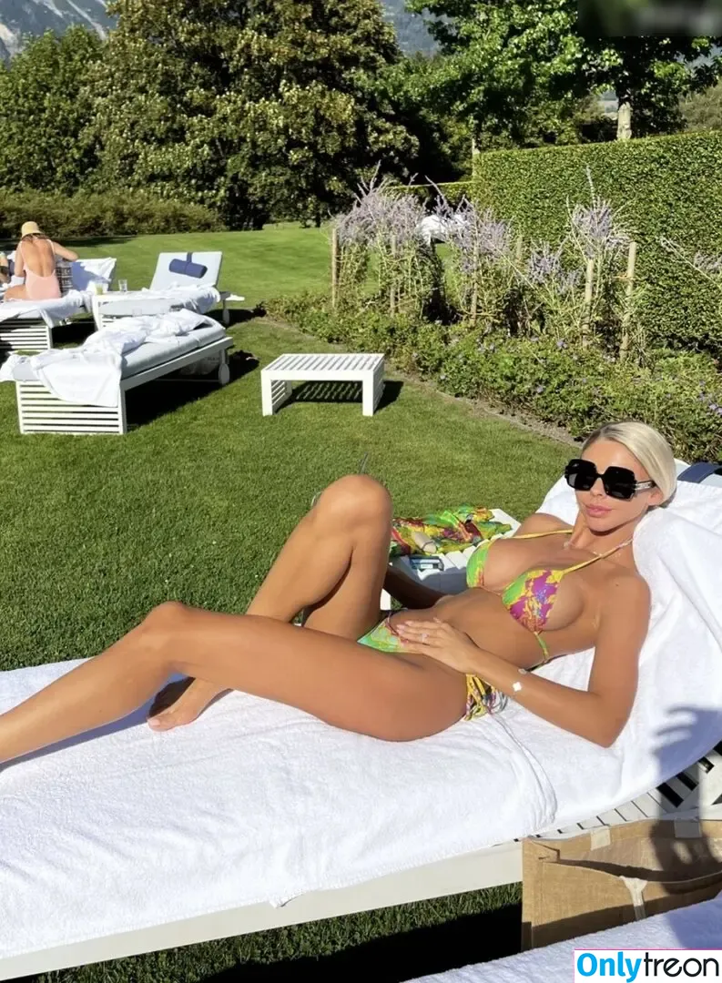 A.natalyherzog nude photo #0006 (A.natalyherzog)