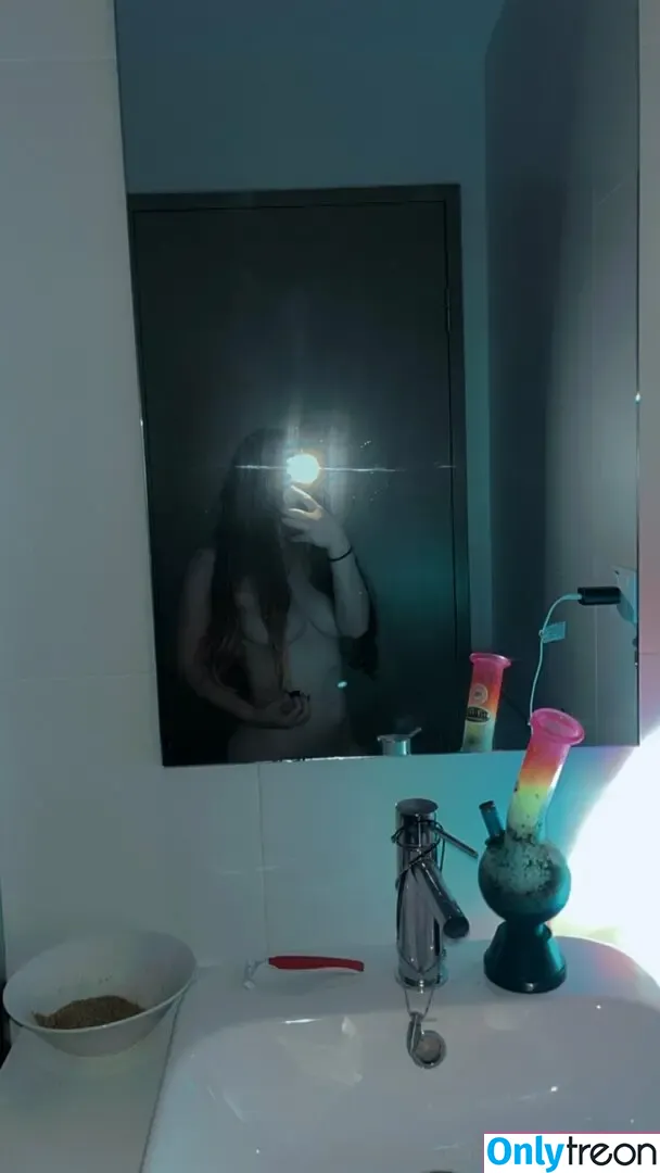 a420bestiex nude photo #0006 (thetaylorxmichele)