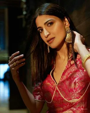 Aahana Kumra / aahanakumra фото голая #0039