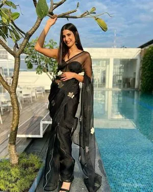 Aahana Kumra / aahanakumra фото голая #0087