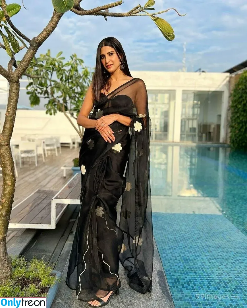 Aahana Kumra nude photo #0011 (aahanakumra)
