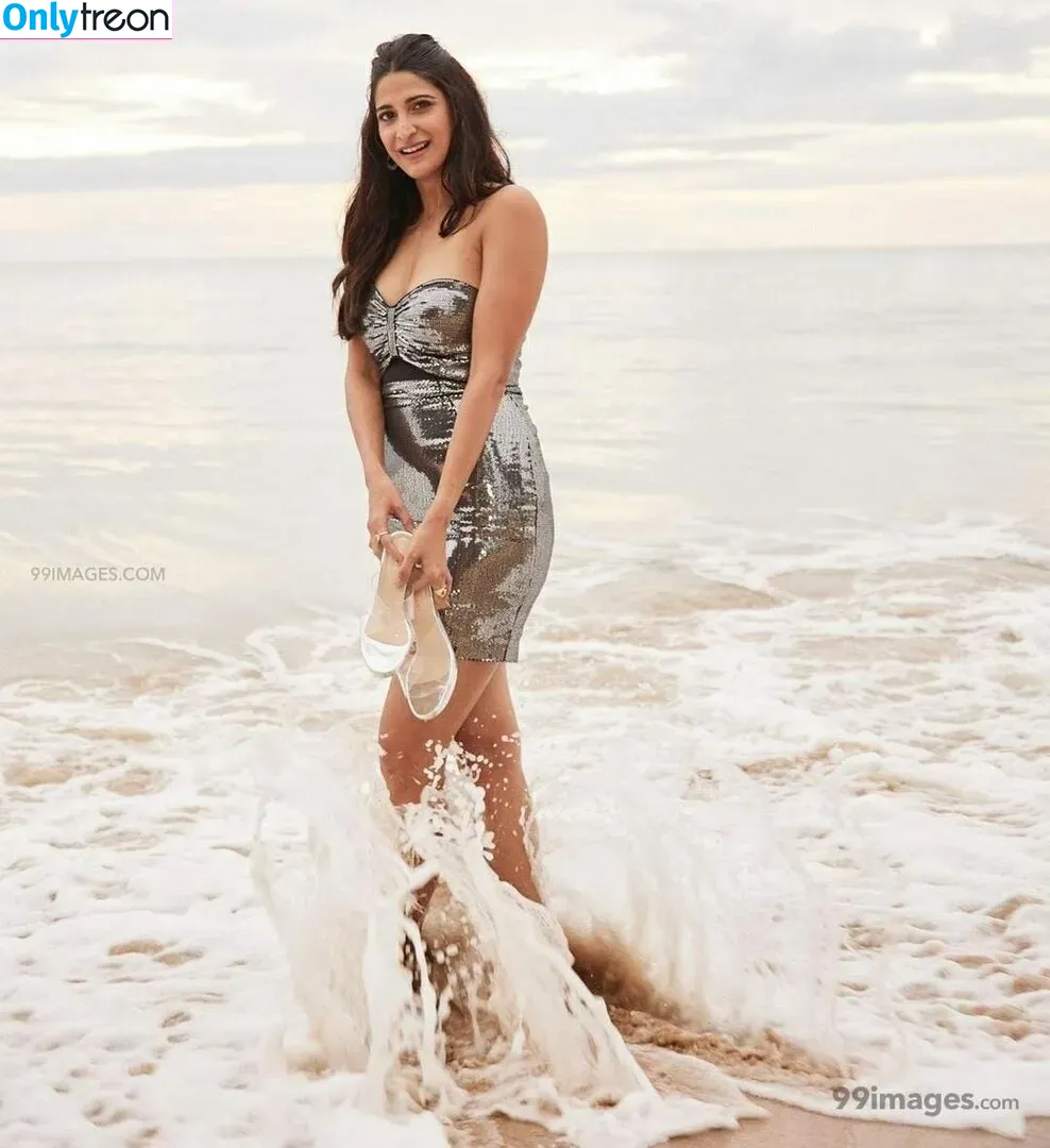 Aahana Kumra nude photo #0016 (aahanakumra)