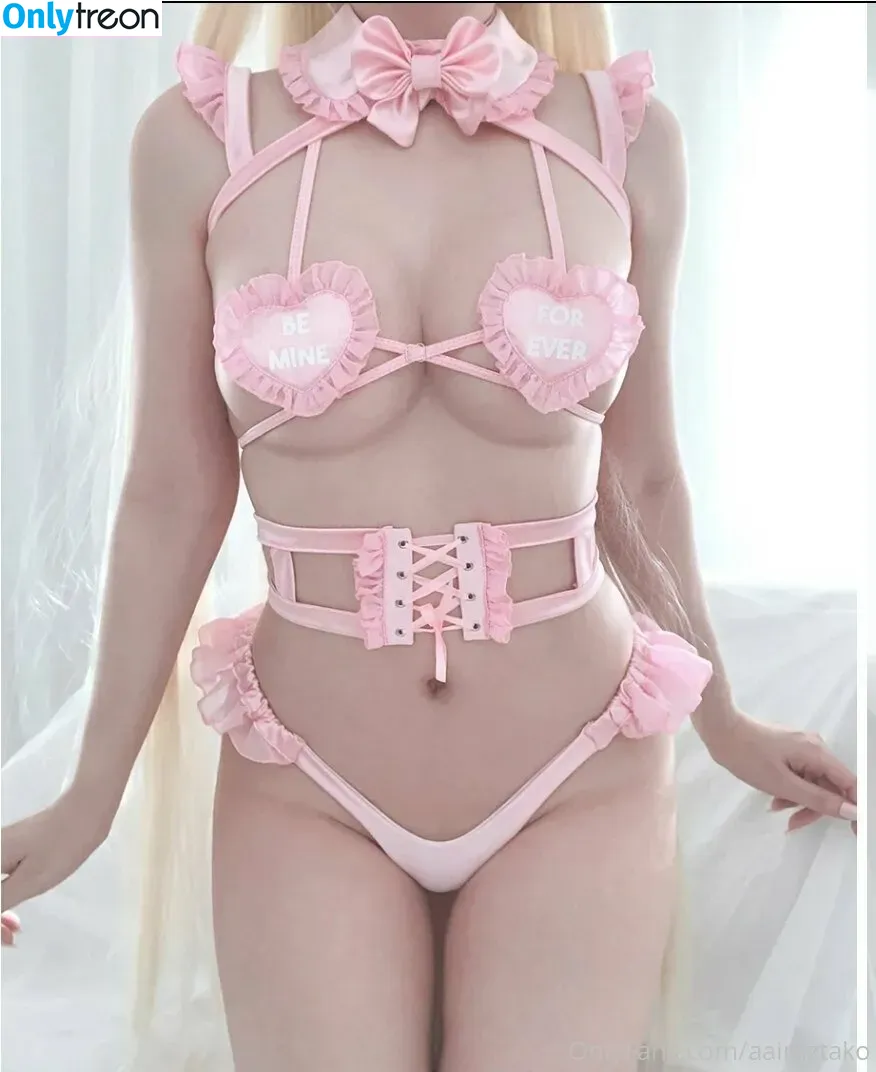 aaimztako nude photo #0002 (aaimztako)