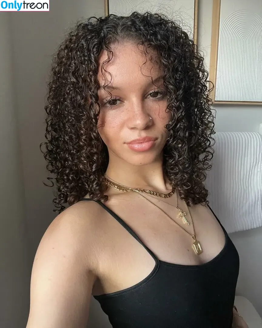 Aaliyah Wasko nude photo #0003 (li.yahrenee)
