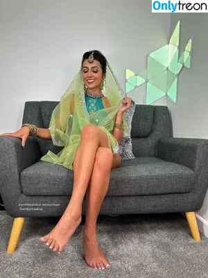 Aaliyah Yasin / _thatbritishcouple / aaliyah.yasin / thatbritishg1rl nude photo #0618