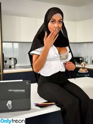 Aaliyah Yasin / _thatbritishcouple / aaliyah.yasin / thatbritishg1rl nude photo #0689