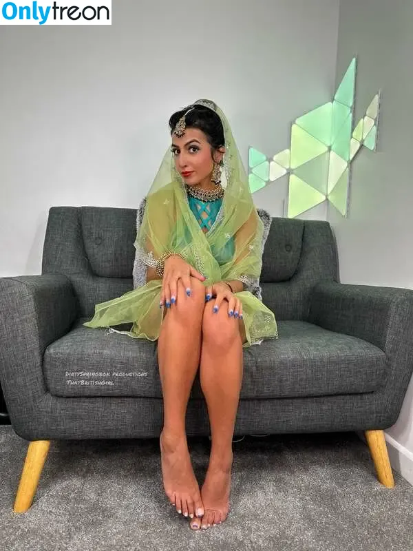 Aaliyah Yasin nude photo #0612 (_thatbritishcouple / aaliyah.yasin / thatbritishg1rl)