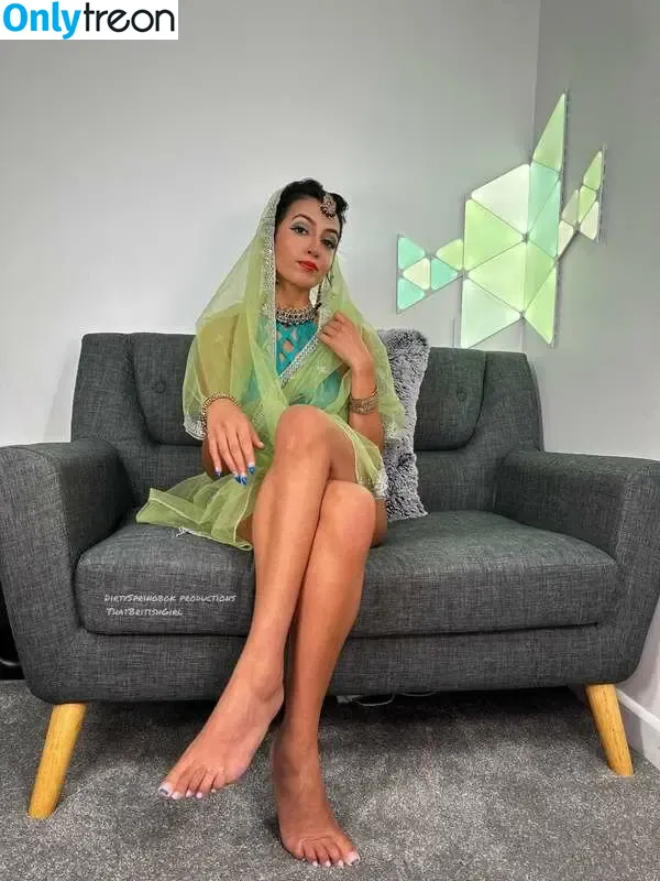 Aaliyah Yasin nude photo #0613 (_thatbritishcouple / aaliyah.yasin / thatbritishg1rl)