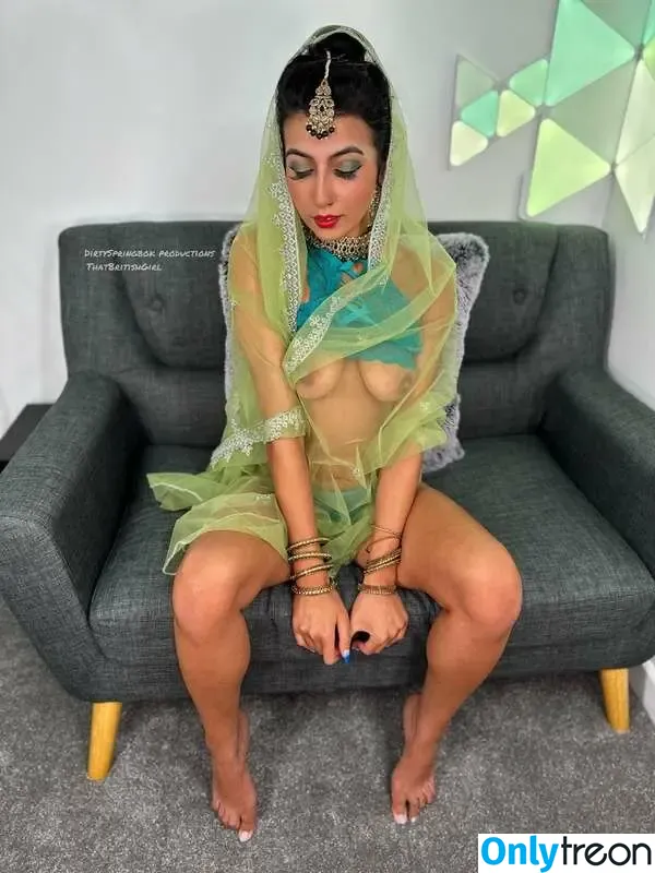 Aaliyah Yasin nude photo #0625 (_thatbritishcouple / aaliyah.yasin / thatbritishg1rl)