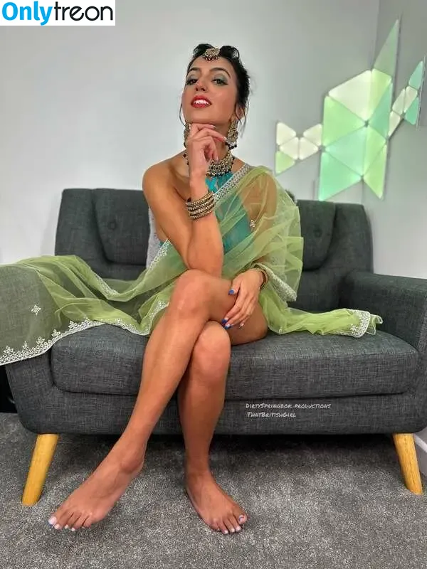 Aaliyah Yasin nude photo #0626 (_thatbritishcouple / aaliyah.yasin / thatbritishg1rl)