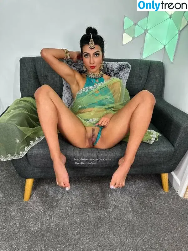 Aaliyah Yasin nude photo #0632 (_thatbritishcouple / aaliyah.yasin / thatbritishg1rl)