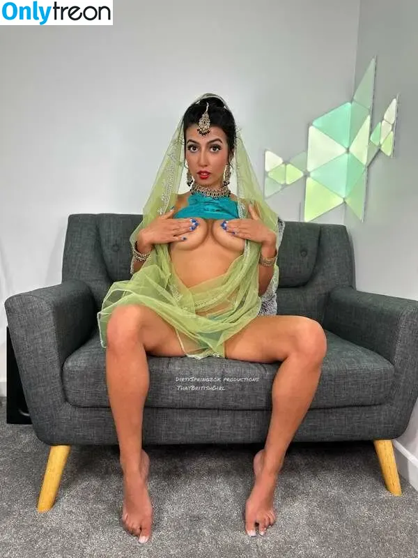 Aaliyah Yasin nude photo #0633 (_thatbritishcouple / aaliyah.yasin / thatbritishg1rl)