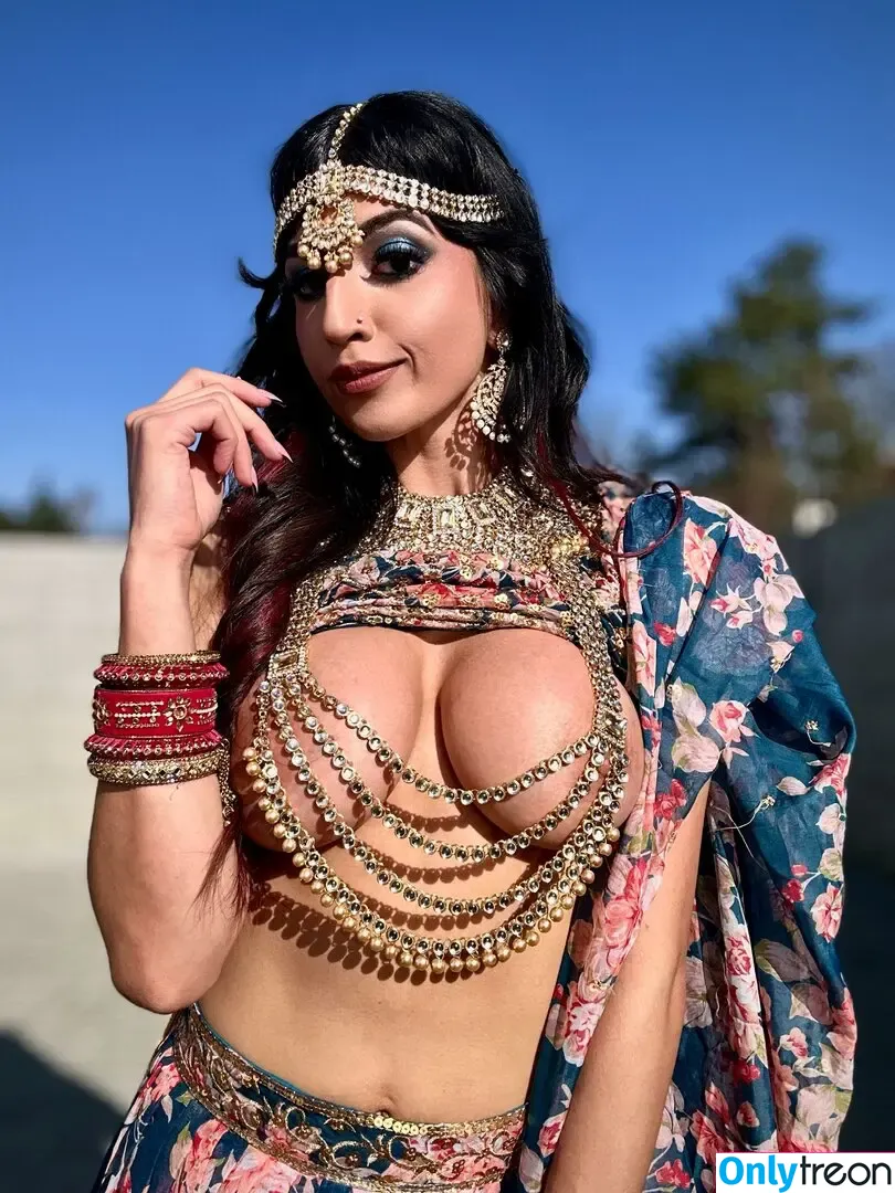 Aaliyah Yasin nude photo #0899 (_thatbritishcouple / aaliyah.yasin / thatbritishg1rl)