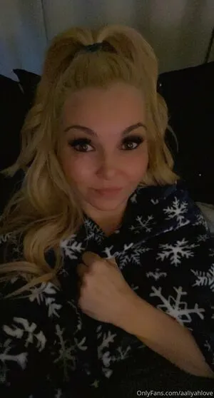 aaliyahlove / aaliyah.love019 фото голая #0021