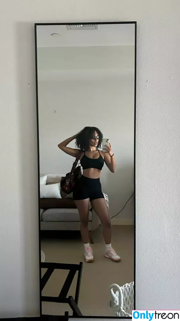 Aaliyeezy nude photo #0363 (theallierae)