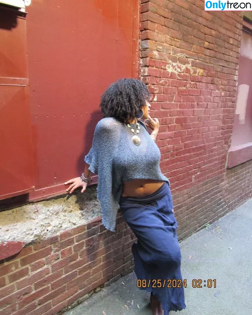Aaliyeezy nude photo #0383 (theallierae)