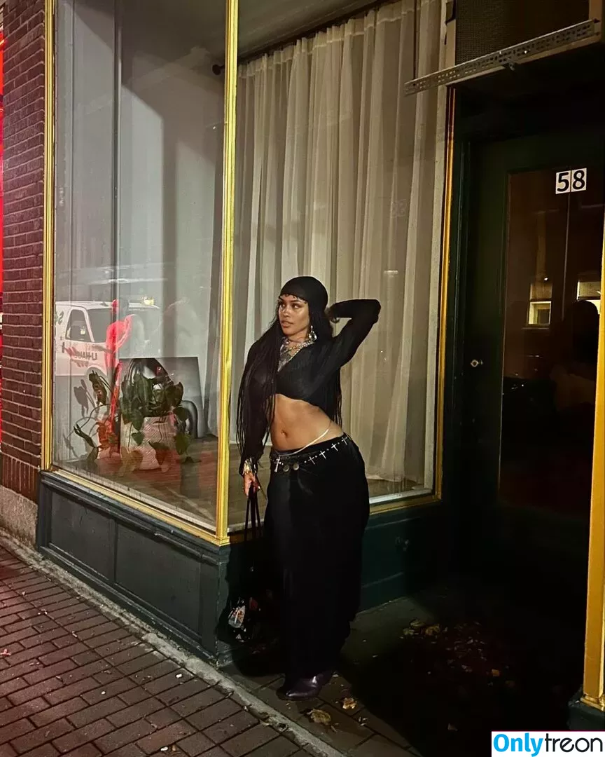 Aaliyeezy голая photo #0406 (theallierae)