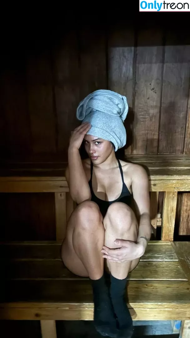 Aaliyeezy голая photo #0437 (theallierae)