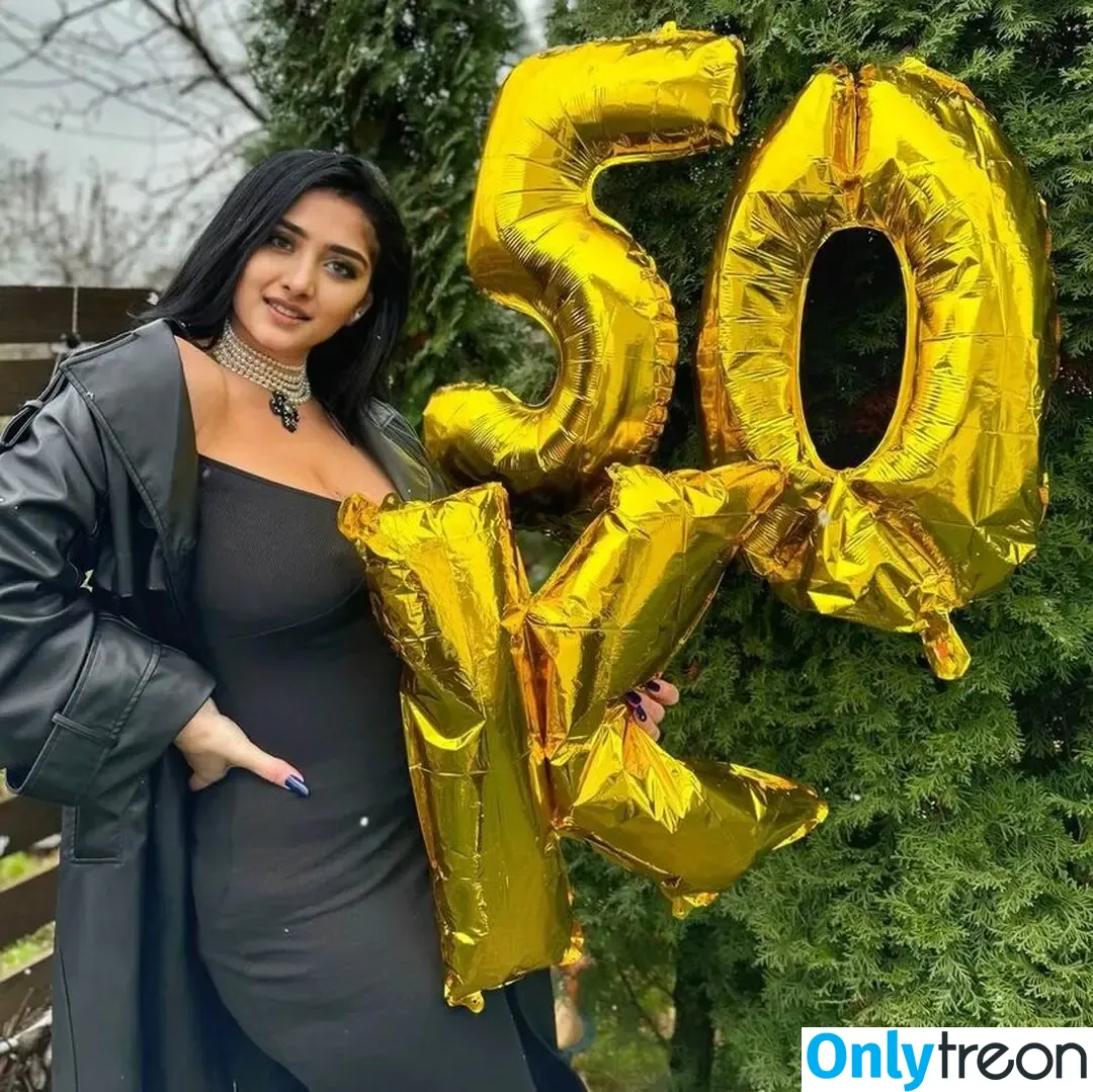 Aanya Advani nude photo #0002 (aanya_advani / stories)