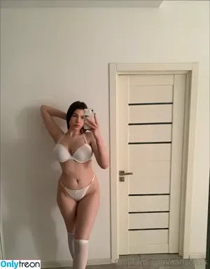 Aarianaas / aarianasparkss nude photo #0005