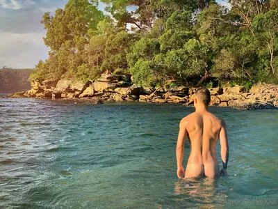 aaronburkexxx / aar0nburke nude photo #0009