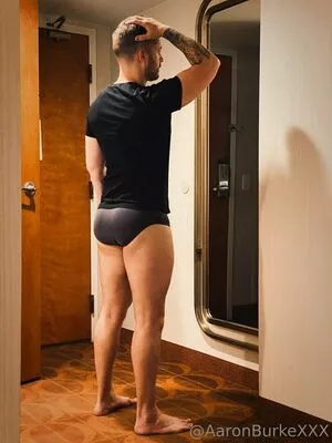 aaronburkexxx / aar0nburke nude photo #0025