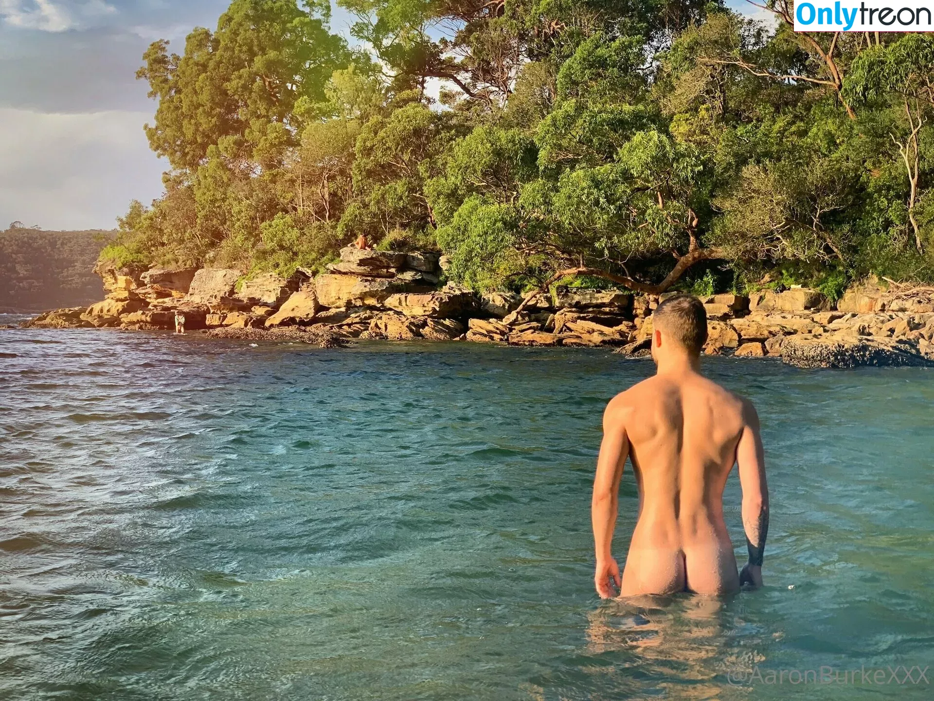 aaronburkexxx nude photo #0009 (aar0nburke)
